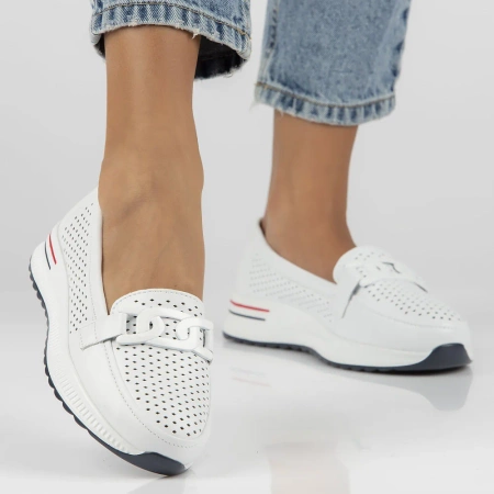 Białe mokasyny damskie SOFIA 