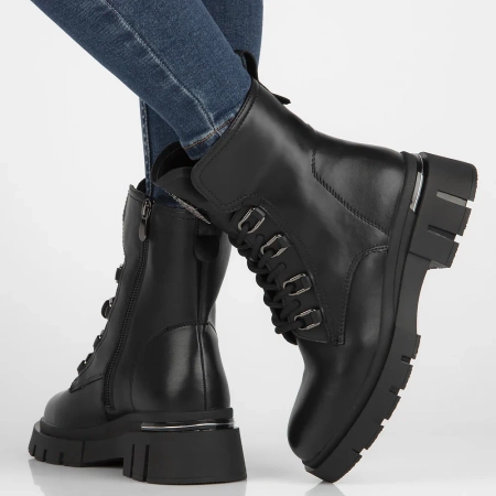 Czarne skórzane botki damskie Victoria