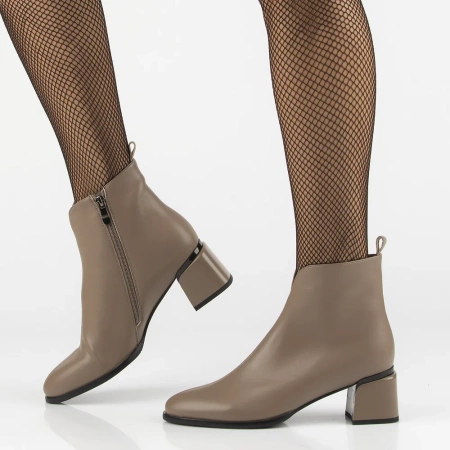 Beżowe skórzane botki damskie Mary