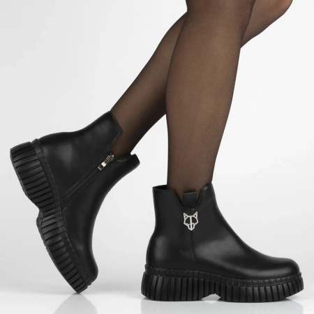 Czarne skórzane botki damskie WILD