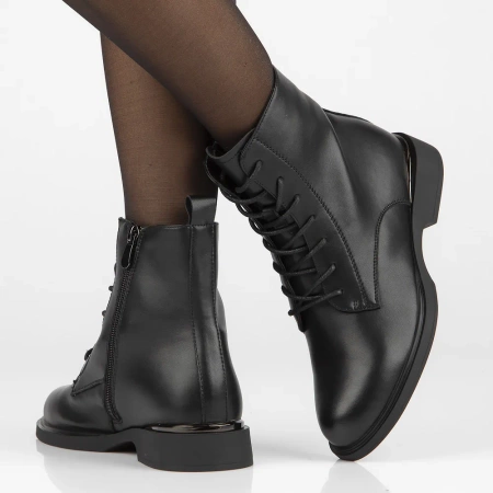 Czarne skórzane botki damskie Scarlett