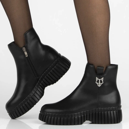 Czarne skórzane botki damskie WILD