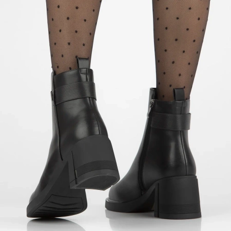 Czarne skórzane botki damskie GIULIA