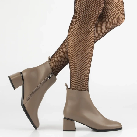 Beżowe skórzane botki damskie Mary