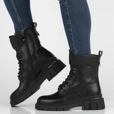 Czarne skórzane botki damskie Victoria
