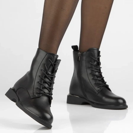 Czarne skórzane botki damskie Scarlett
