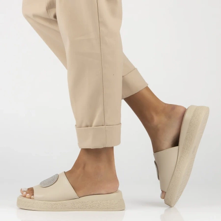 Białe  klapki damskie SOFIA