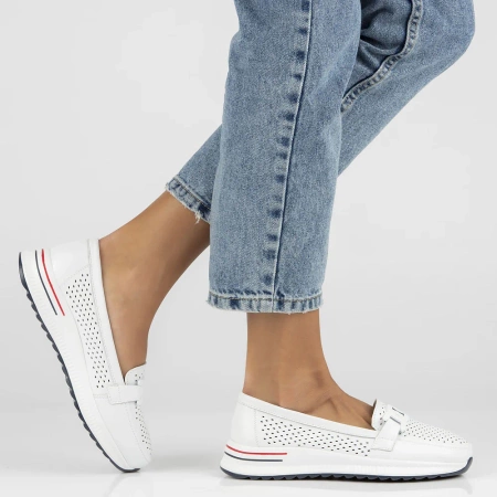 Białe mokasyny damskie SOFIA 